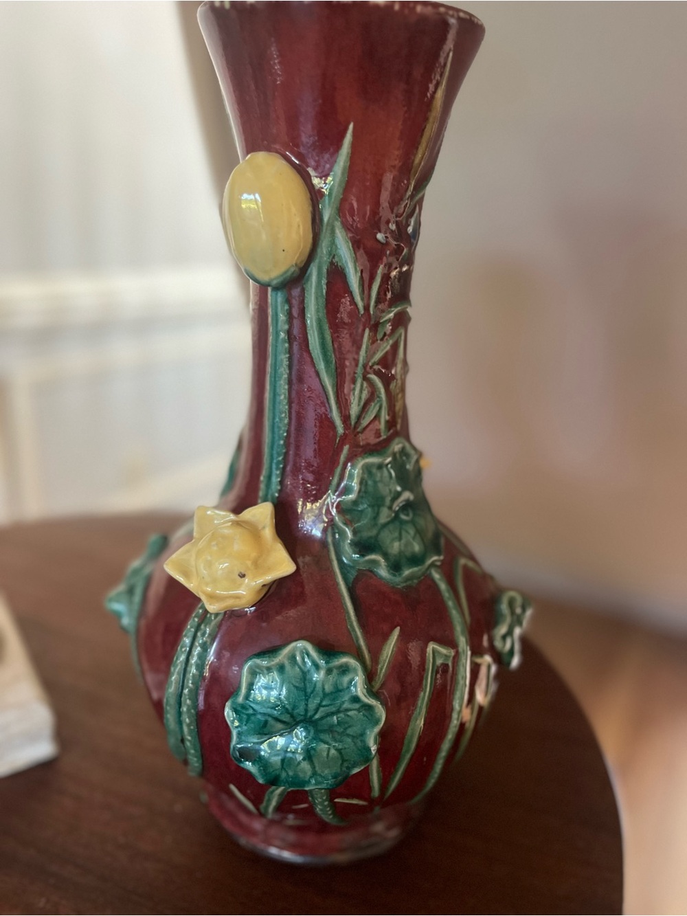Beautiful Vintage  
Ceramic Majolica- Style Vase